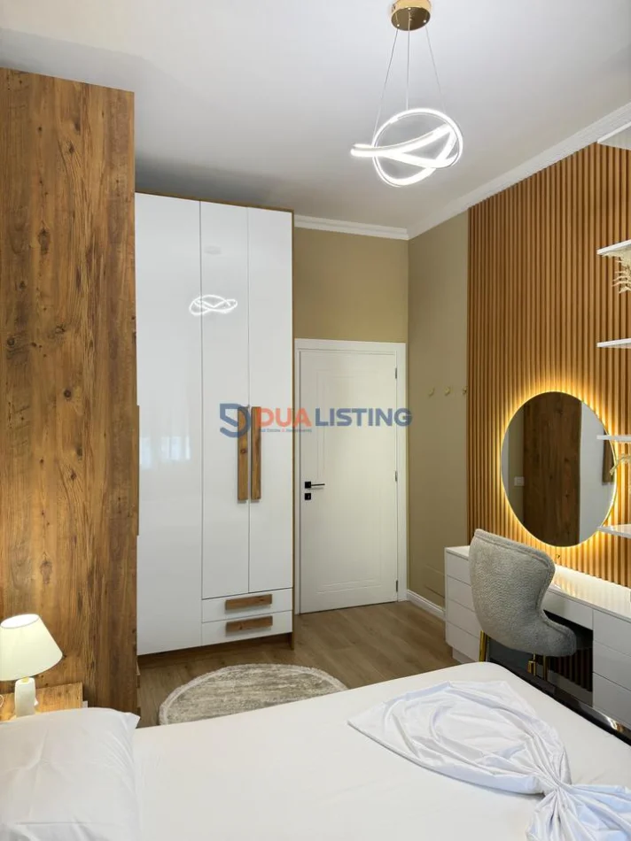 Tirane, jepet me qera apartament 1+1 , 800 € 