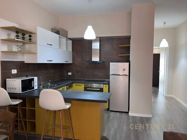 Tirane, jepet me qera apartament 2+1 Kati 8, 750 Euro (kompleksi delijorgji)