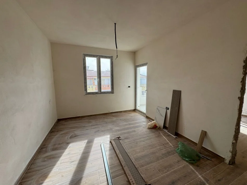 Durres, shitet apartament 1+1+Ballkon Kati 5, 60 m² 84.000 € (Golem)