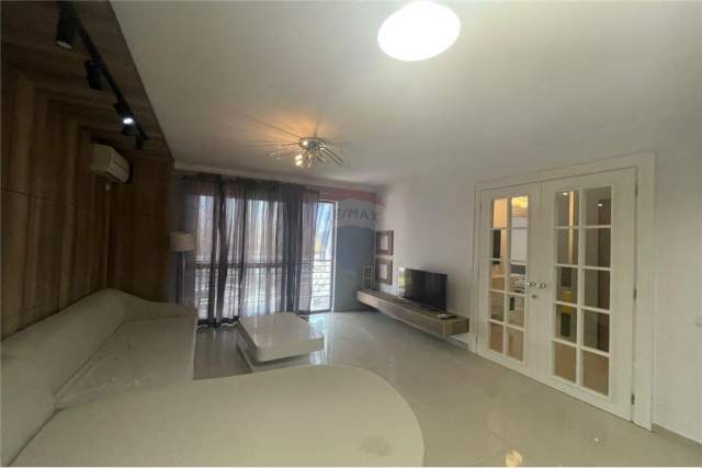 Tirane, jepet me qera apartament 2+1 Kati 5, 105 m² 350 Euro (Vila L)