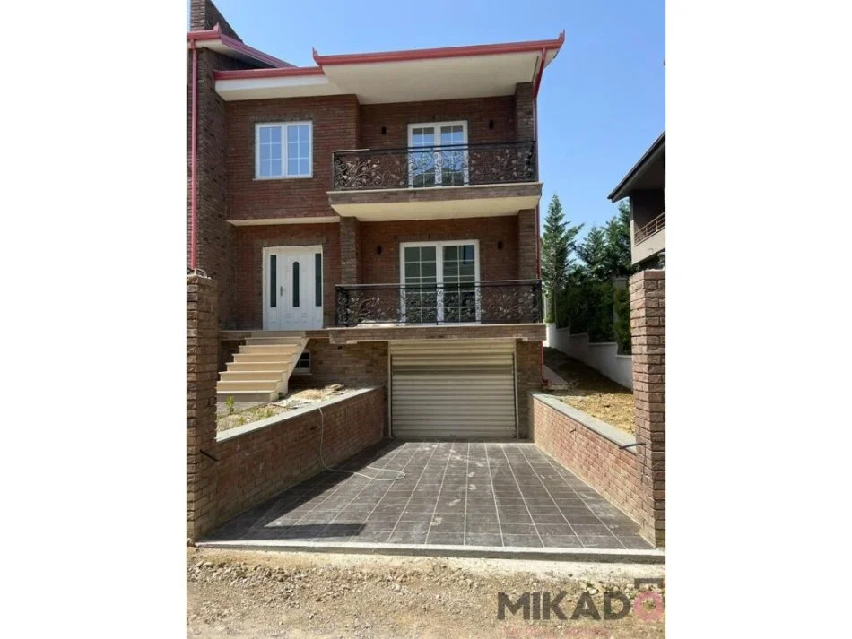 shitet , 600 m² 710.000 €