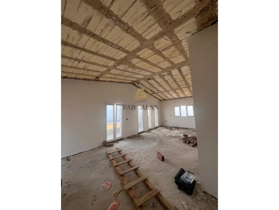 Pogradec, shitet Vile 4 Katshe , 750 m² 850.000 € (Pogradec)