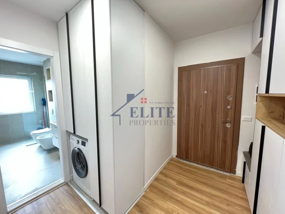 Tirane, jepet me qera apartament 1+1+Ballkon Kati 4, 65 m² 700 € (Rruga e Durresit)