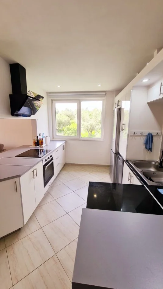 Shqiperi, shes apartament 2+1+Aneks+Ballkon Kati 7, 172 m² 275.000 € (Fz Liqeni i Thate)