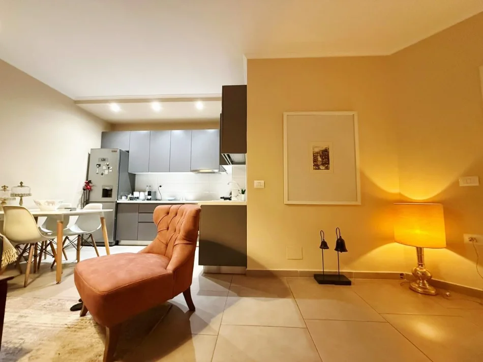 Tirane, shitet apartament 1+1 , 70 m² 174.000 € 