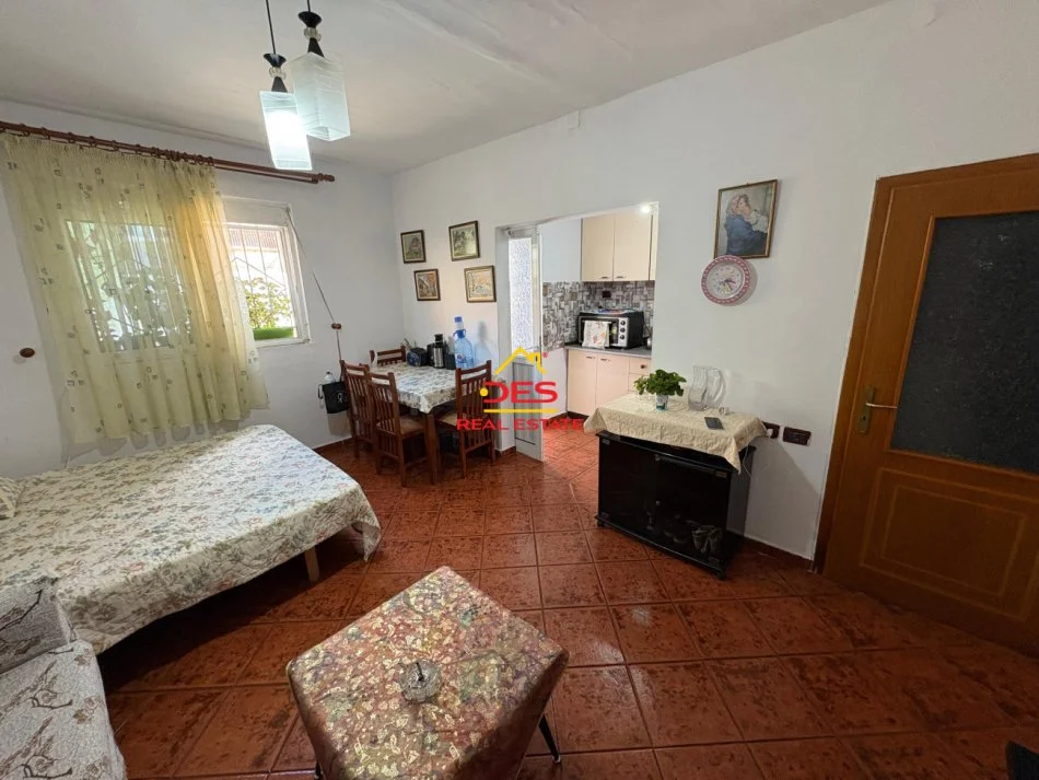 Vlore, jepet me qera garsonier Kati 0, 50 m² 150 € (Rruga Osman Haxhiu)