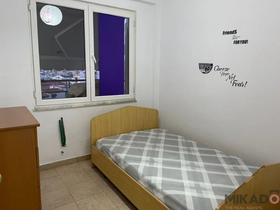 Tirane, jepet me qera apartament 2+1 Kati 2, 89 m² 550 € 
