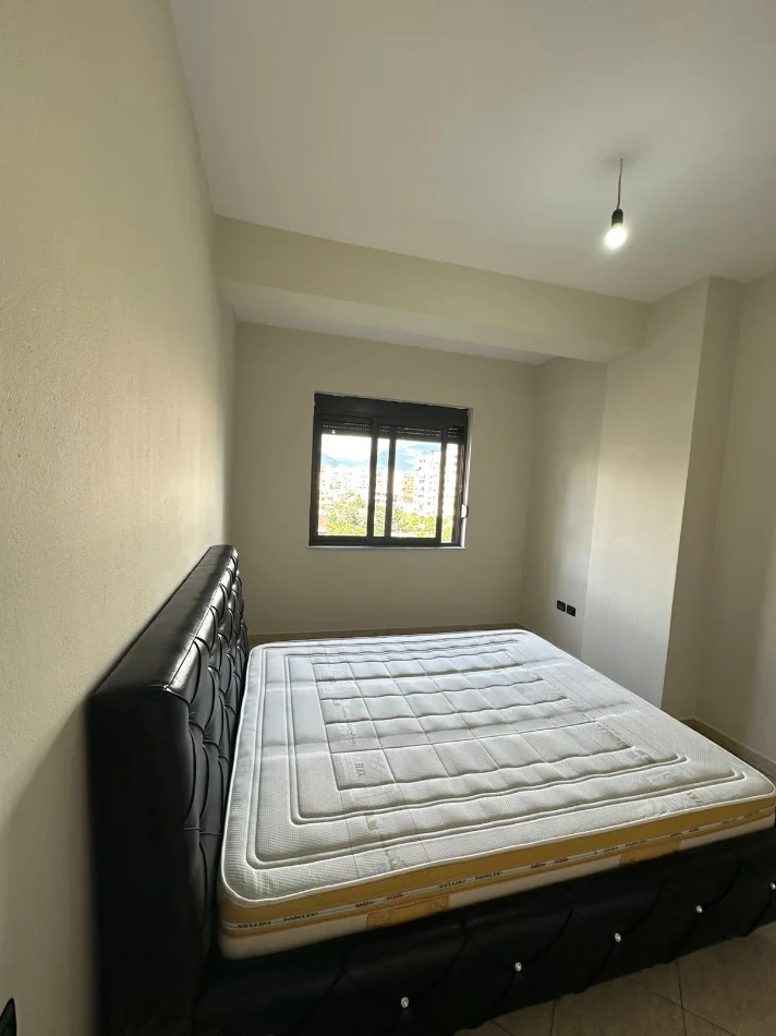 Tirane, jepet me qera apartament 1+1 Kati 4, 70 m² 390 €