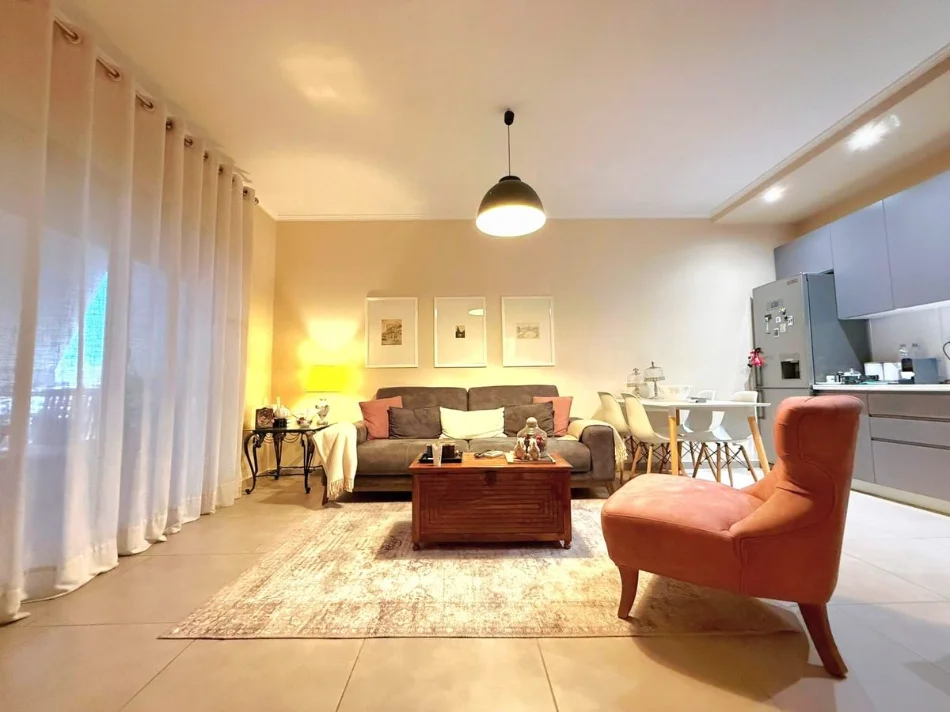 Tirane, shitet apartament 1+1 , 70 m² 174.000 € 