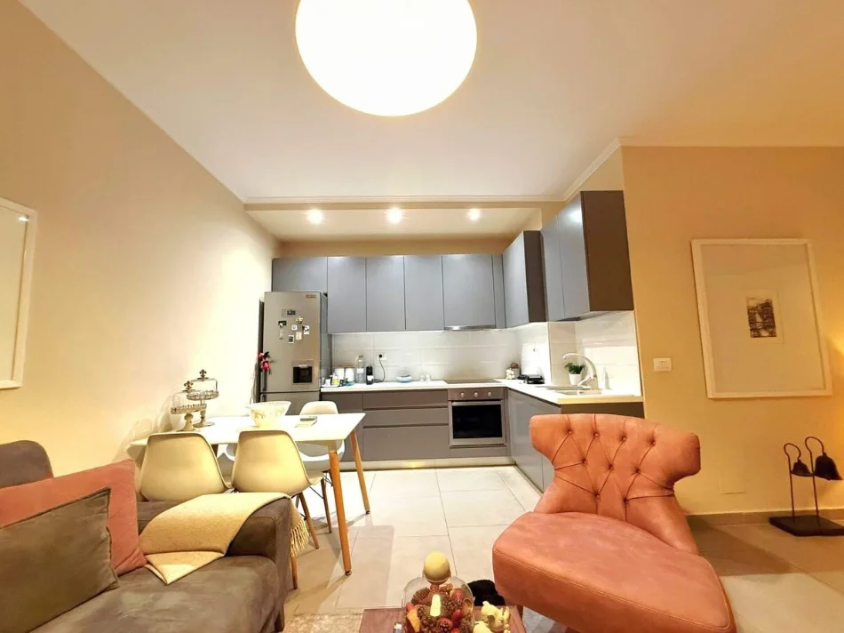 Tirane, shitet apartament 1+1 , 70 m² 174.000 € 