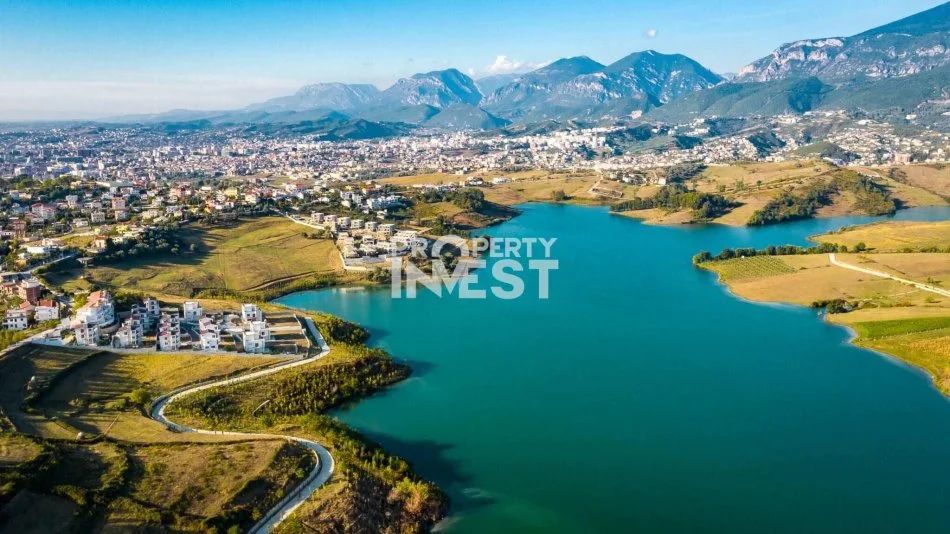 Tirane, jepet me qera Vile 4+1 Kati 3, 503 m² 3.500 € (Farkë, Tiranë)