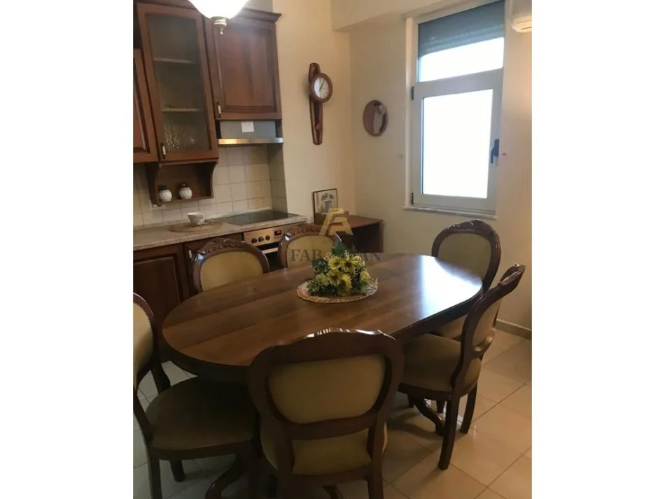 Tirane, jepet me qera apartament 2+1 Kati 7, 90 m² 800 € (Ish Blloku)