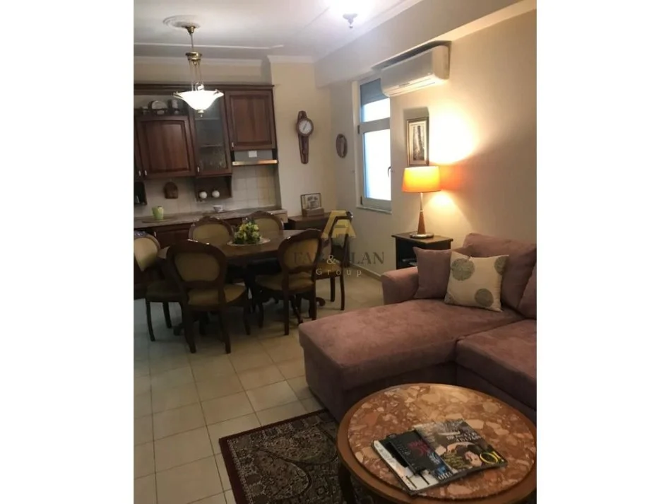 Tirane, jepet me qera apartament 2+1 Kati 7, 90 m² 800 € (Ish Blloku)