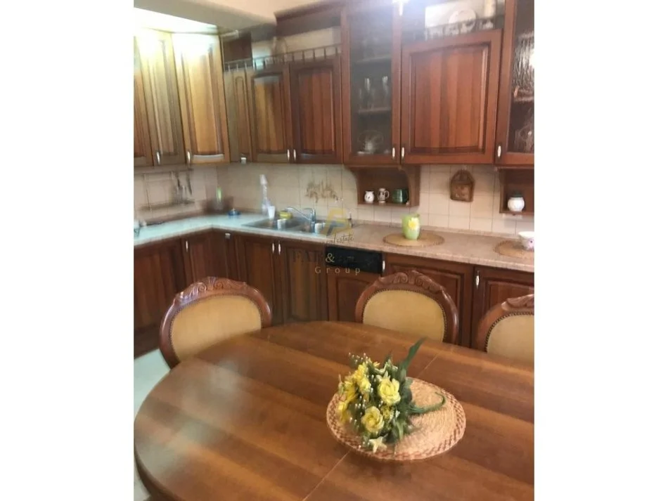 Tirane, jepet me qera apartament 2+1 Kati 7, 90 m² 800 € (Ish Blloku)