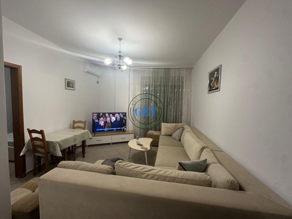 Durres, jepet me qera apartament 1+1+Ballkon Kati 1, 70 m² 350 € (Plazh, Durrës)