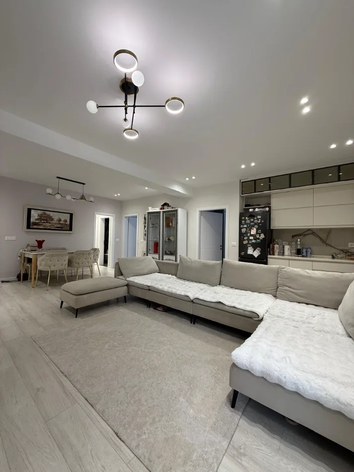 Tirane, shitet apartament 2+1 , 122 m² 370.000 € (Stadiumi Dinamo)