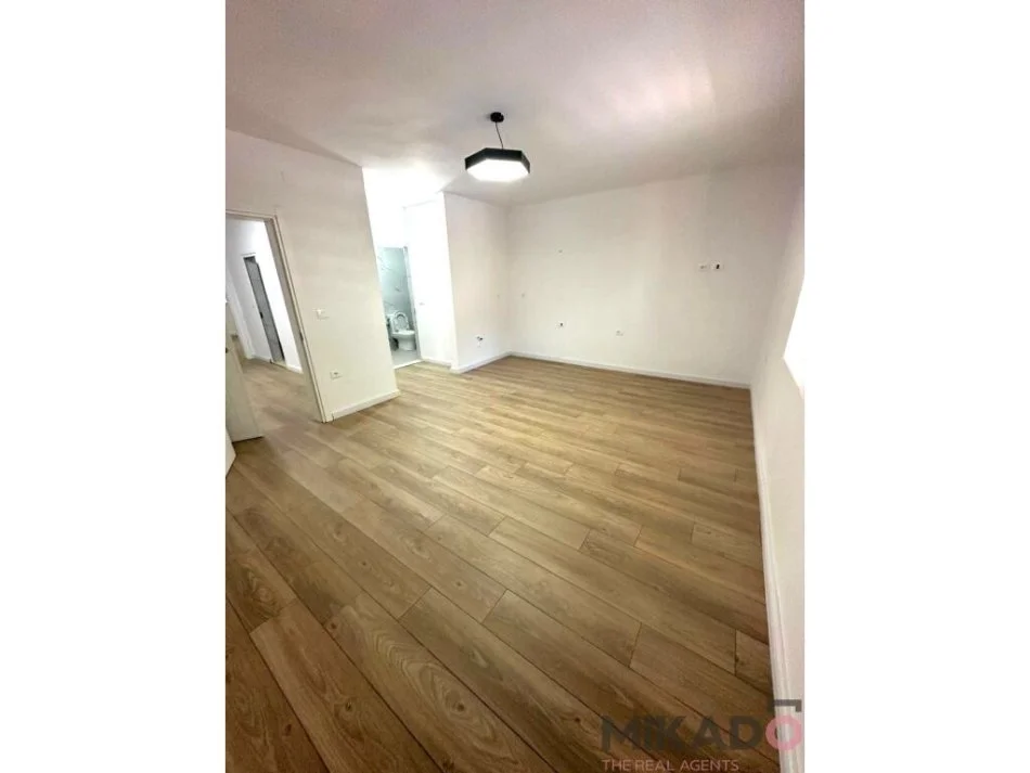 Tirane, jepet me qera 2+1 , 115 m² 650 € (Kongresi i Manastirit)