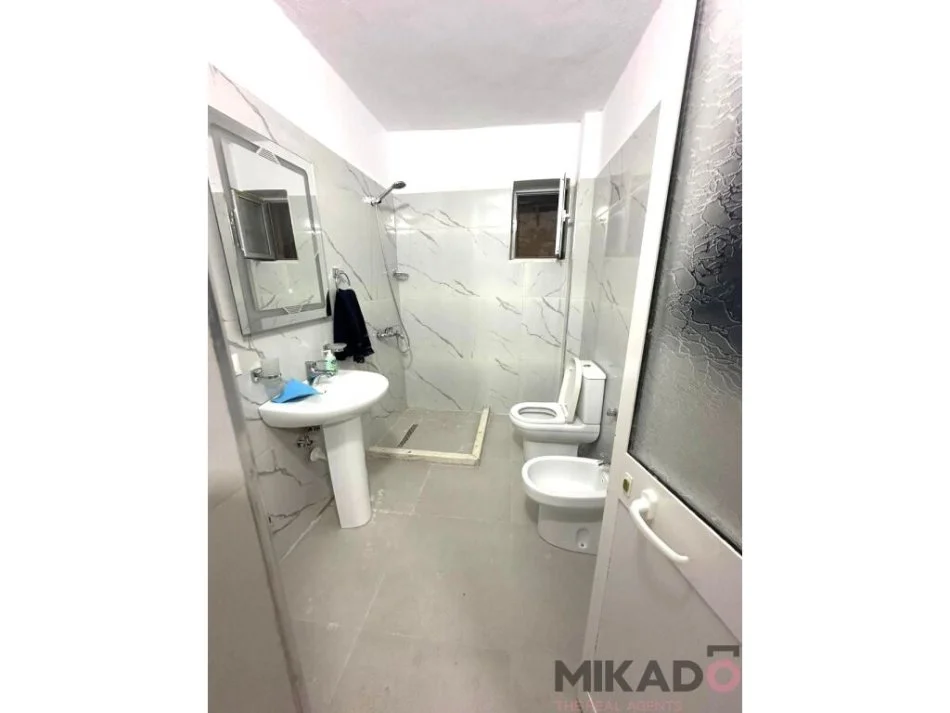 Tirane, jepet me qera 2+1 , 115 m² 650 € (Kongresi i Manastirit)