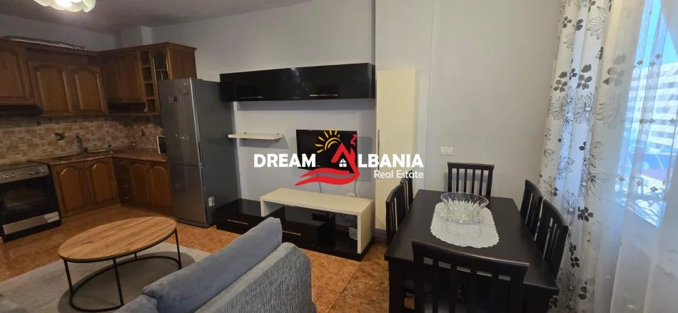 Tirane, jepet me qera 1+1 , 500 € (ish parku)