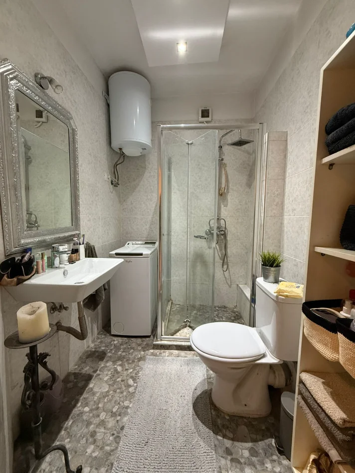 Tirane, shitet apartament 1+1 , 70 m² 174.000 € 