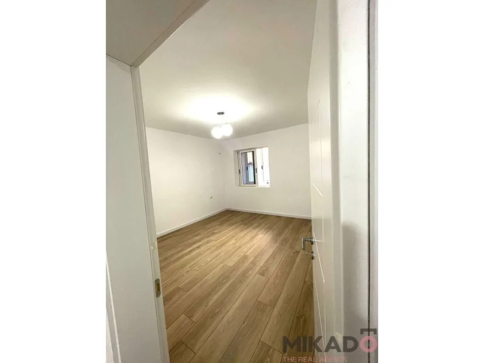 Tirane, jepet me qera 2+1 , 115 m² 650 € (Kongresi i Manastirit)
