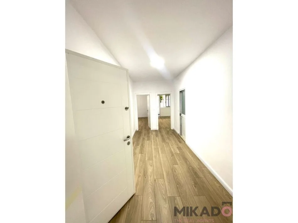 Tirane, jepet me qera 2+1 , 115 m² 650 € (Kongresi i Manastirit)