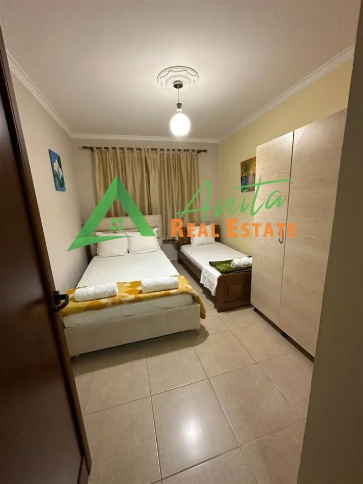 Tirane, jepet me qera apartament 2+1+Ballkon Kati 2, 70 m² 600 € (Rruga e Durresit)