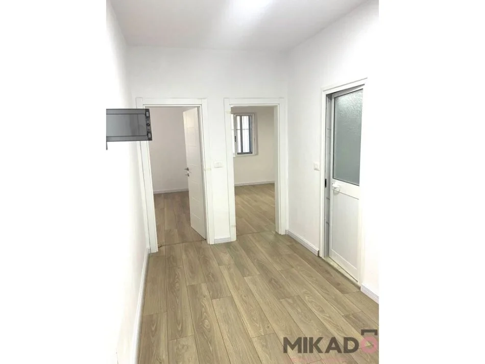 Tirane, jepet me qera 2+1 , 115 m² 650 € (Kongresi i Manastirit)