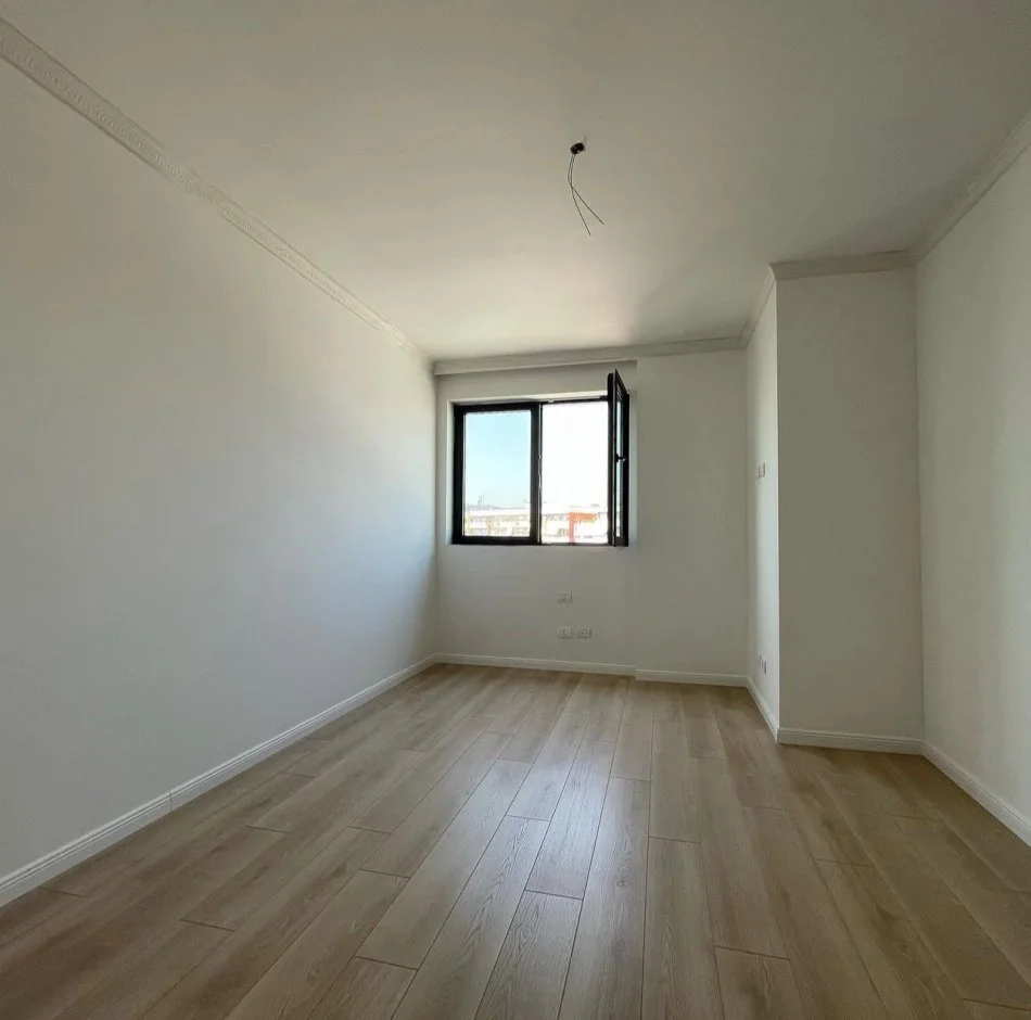 Tirane, jepet me qera zyre Kati 7, 110 m² 550 € (RRUGA TEODOR KEKO)