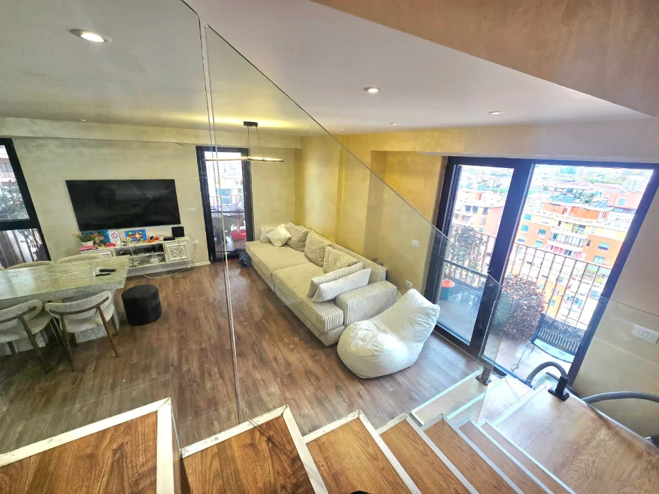 Tirane, shitet apartament 3+1 , 200 m² (rruga kavajes)