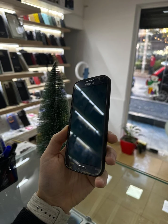 Tirane, shes Celular-Smartphone SAMSUNG S4