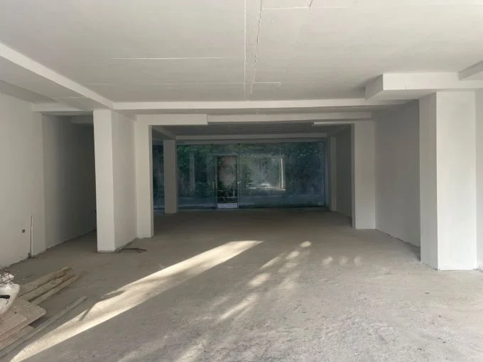 Tirane, jepet me qera ambjent biznesi Kati 0, 140 m² 1.500 € (liqeni i thate , Kopshti Botanik)