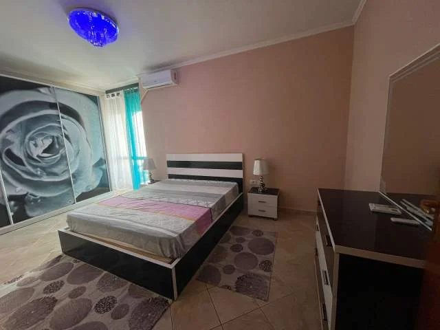 Tirane, jepet me qera apartament 2+1+BLK Kati 8, 90 m² 500 Euro (Rruga e Kavajes)