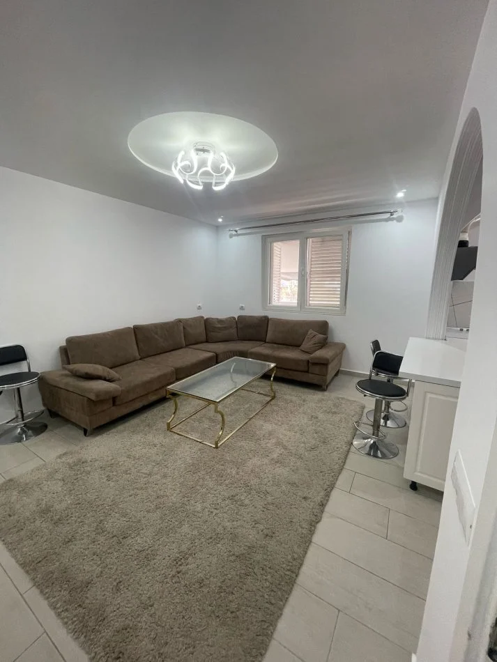 Tirane, shitet apartament 2+1+Ballkon Kati 3, 85 m² 158.000 € (Rruga e Kavajes)