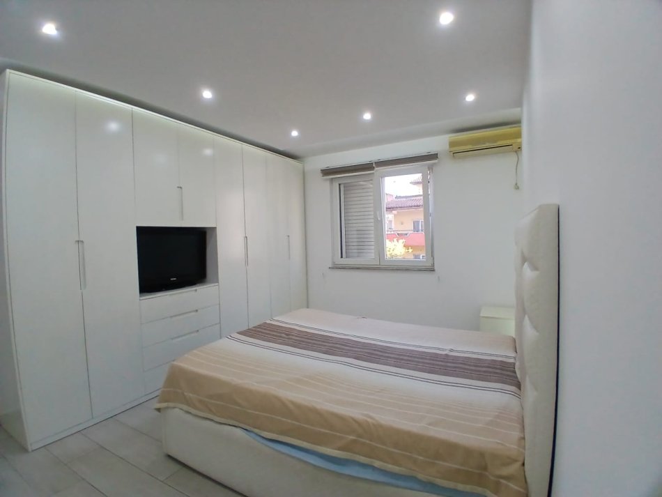 Tirane, shitet apartament 2+1+Aneks+Ballkon Kati 3, 83 m² 158.000 € (rruga e kavajes)