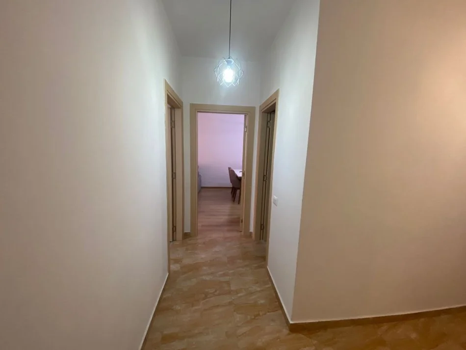 Tirane, jepet me qera apartament 2+1 Kati 5, 110 m² 600 € (Rruga e Dibres)