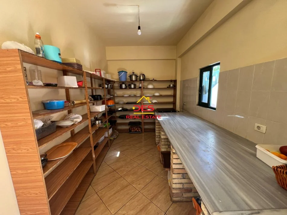 Vlore, jepet me qera ambjent biznesi Kati 0, 200 m² 500 € (Rruga Sokrat Leka)