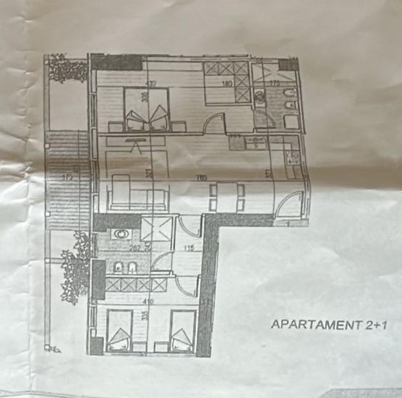 Tirane, jepet me qera zyre Kati 4, 113 m² 1.200 € (Garden Building)