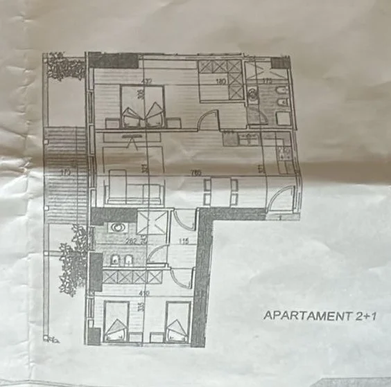 Tirane, jepet me qera zyre Kati 4, 113 m² 1.300 € (Garden Building)