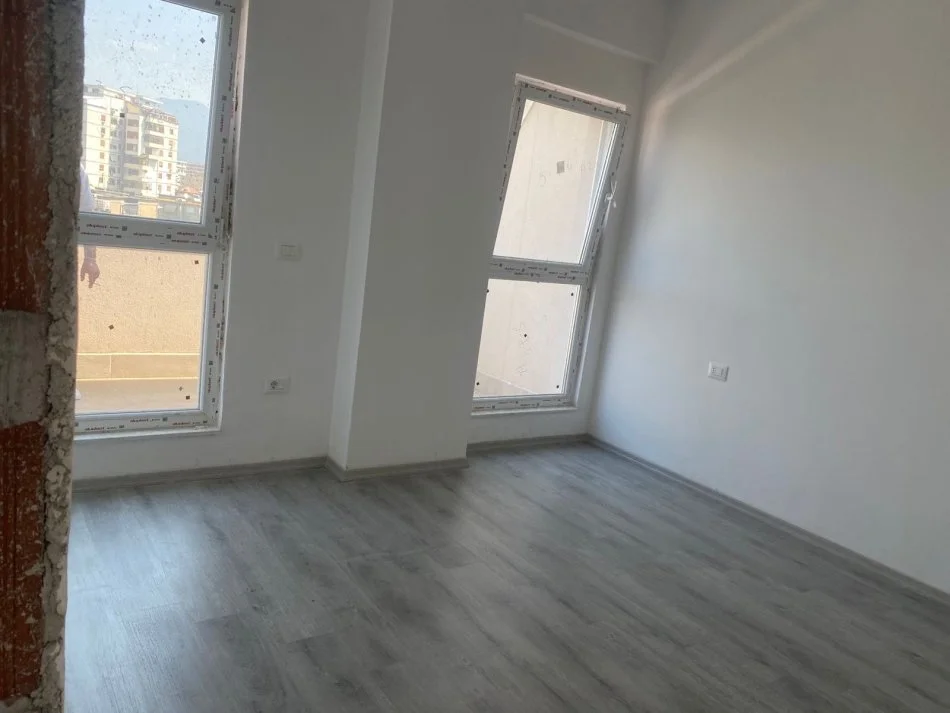 Tirane, shitet apartament 1+1 Kati 5, 72 m² 125.000 € (Rruga dritan hoxha)