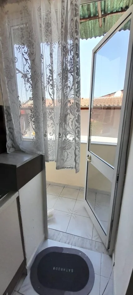 Grasoniere me qera tek Stacioni i Trenit/Dispanceria (30,000 Leke)