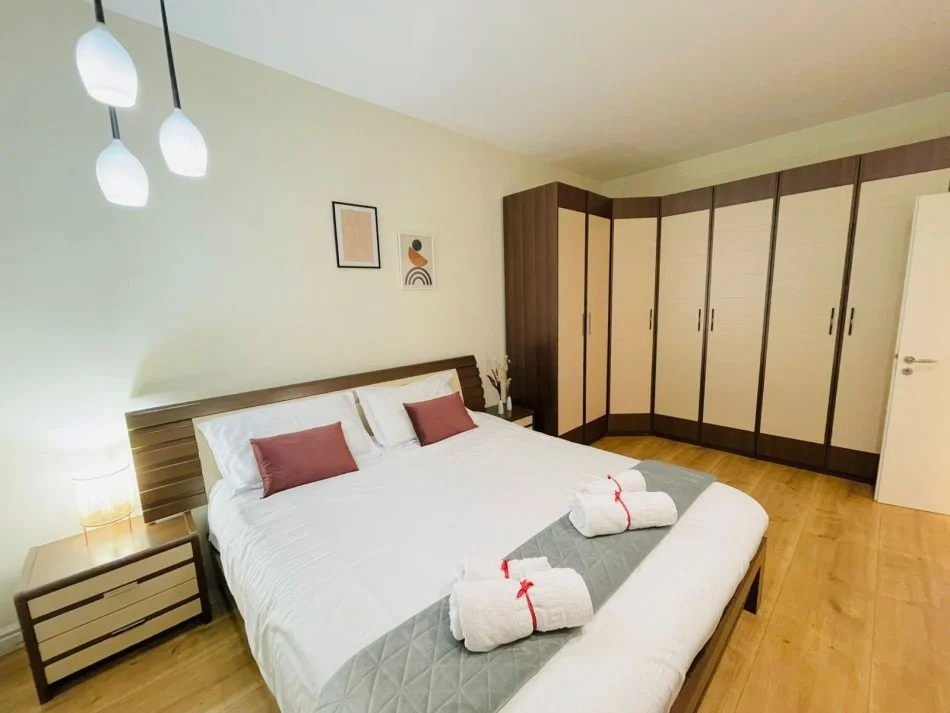 Apartament 2+1 me qera ne Myslym Shyr (800 Euro)