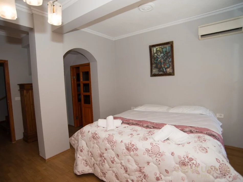 Tirane, shes apartament duplex 1+1 Kati 4, 263 m² 610.000 € (Qender)