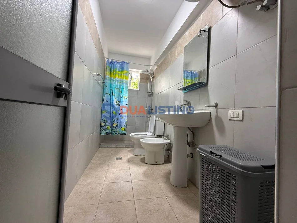 Tirane, jepet me qera apartament 1+1 , 380 € 