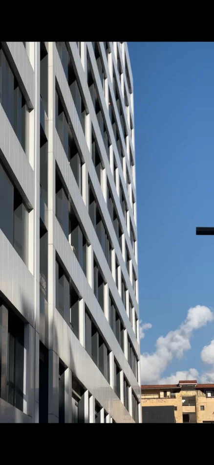 Tirane, shitet apartament 3+1+Ballkon Kati 10, 126 m² 400.000 € (Square 21)