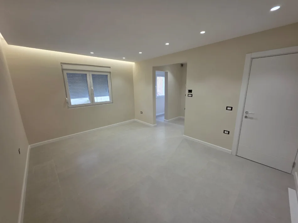 Tirane, shitet apartament 1+1 , 74 m² (Oxhaku)