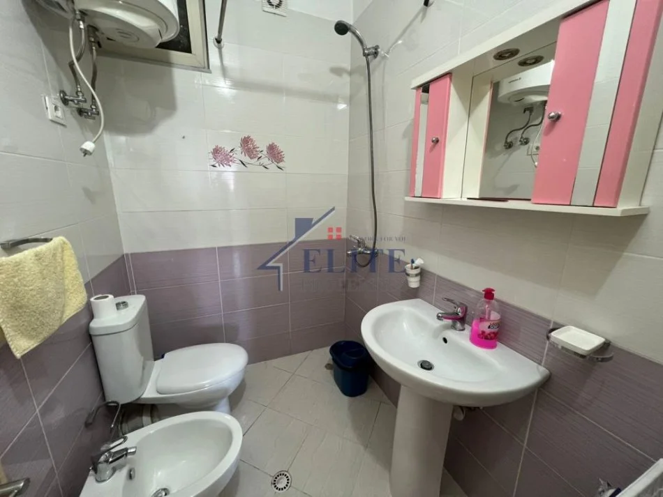 Tirane, jepet me qera apartament 2+1+Ballkon Kati 7, 106 m² 650 € (Don Bosko)