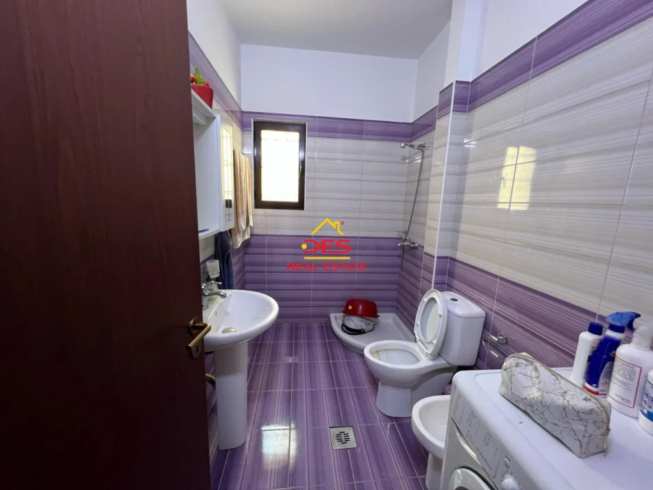 Vlore, shitet apartament 2+1+Ballkon Kati 3, 92 m² 180.000 € (Rruga Dhimitër Konomi)