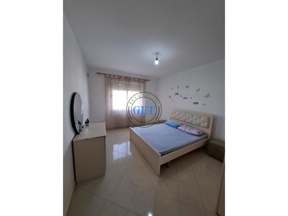 Durres, jepet me qera apartament 1+1+Ballkon Kati 6, 70 m² 300 € (Plazh, Durrës)