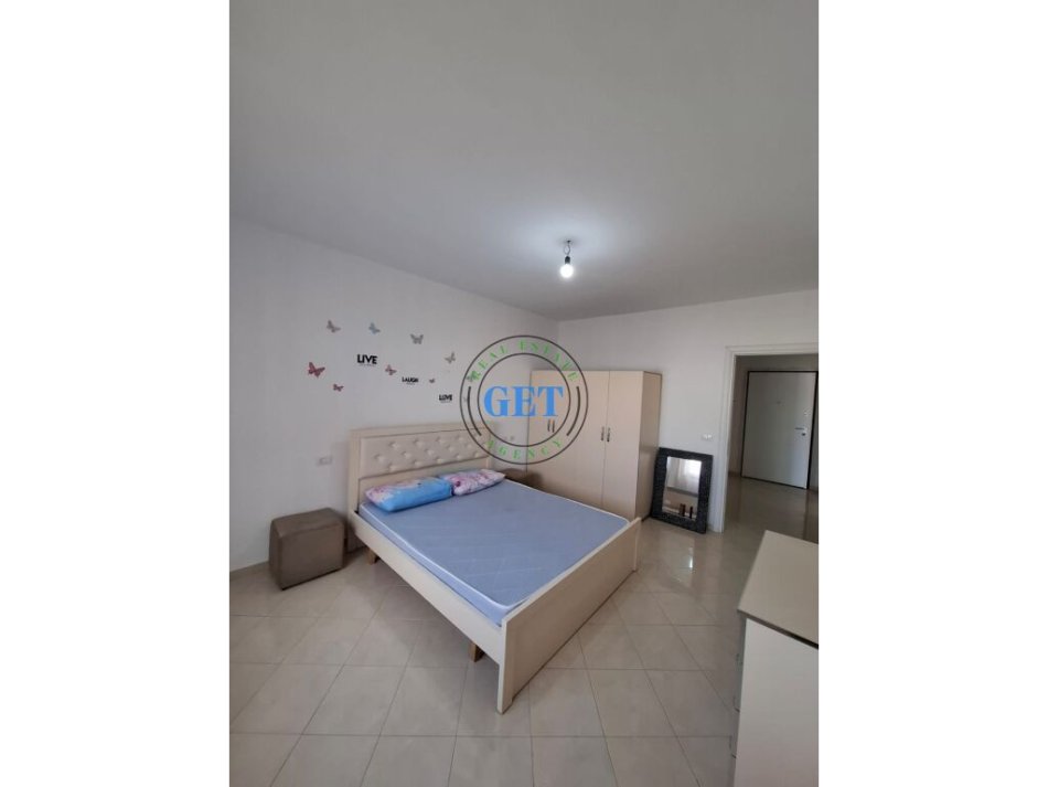 Durres, jepet me qera apartament 1+1+Ballkon Kati 6, 70 m² 300 € (Plazh, Durrës)